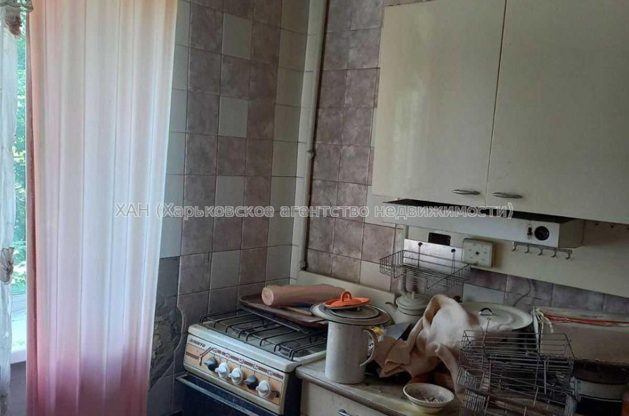 Продам квартиру, Защитников Неба ул. , 35 , 2  ком., 43 м², советский ремонт 