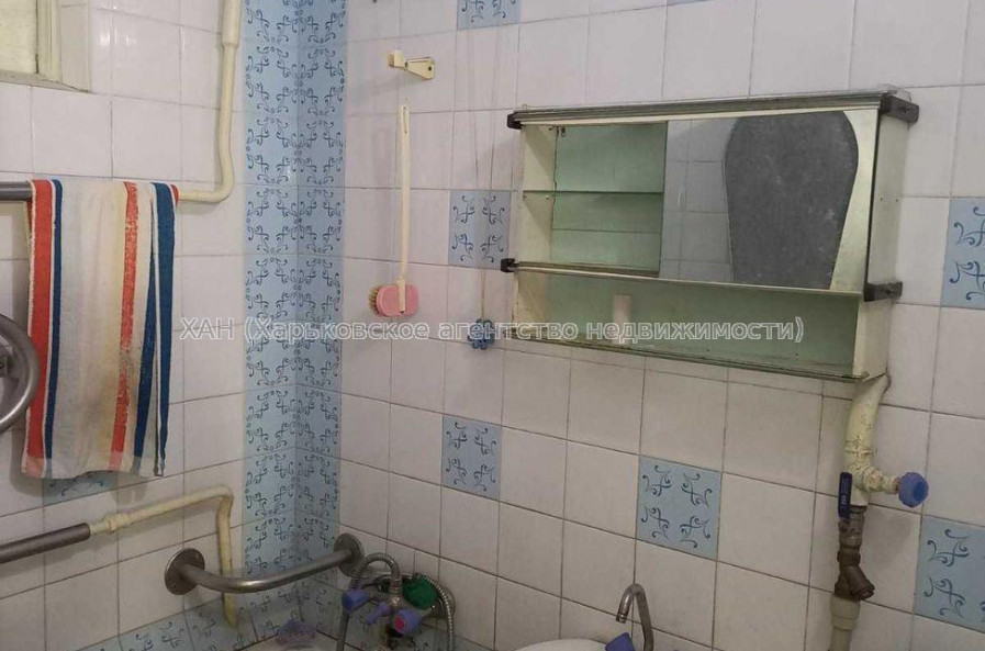 Продам квартиру, Защитников Неба ул. , 35 , 2  ком., 43 м², советский ремонт 