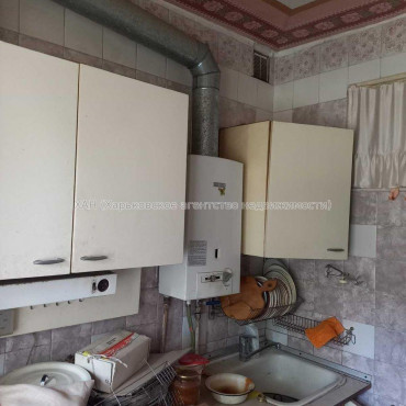 Продам квартиру, Защитников Неба ул. , 35 , 2  ком., 43 м², советский ремонт 