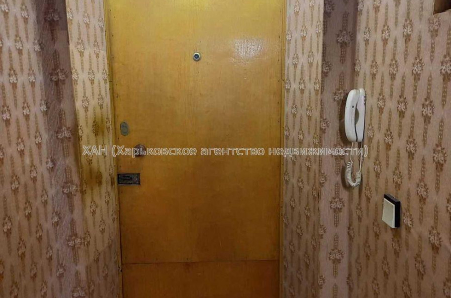 Продам квартиру, Защитников Неба ул. , 35 , 2  ком., 43 м², советский ремонт 