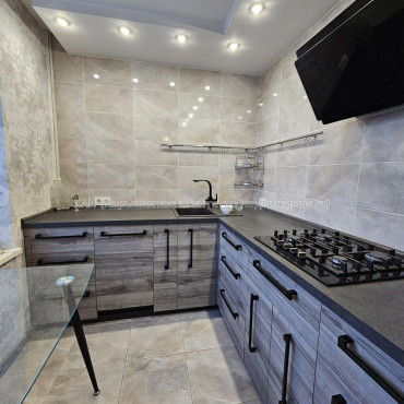 Продам квартиру, Гвардейцев Широнинцев ул. , 44 , 3  ком., 69 м², евроремонт 