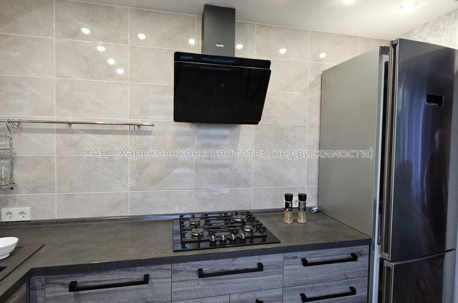 Продам квартиру, Гвардейцев Широнинцев ул. , 44 , 3  ком., 69 м², евроремонт 