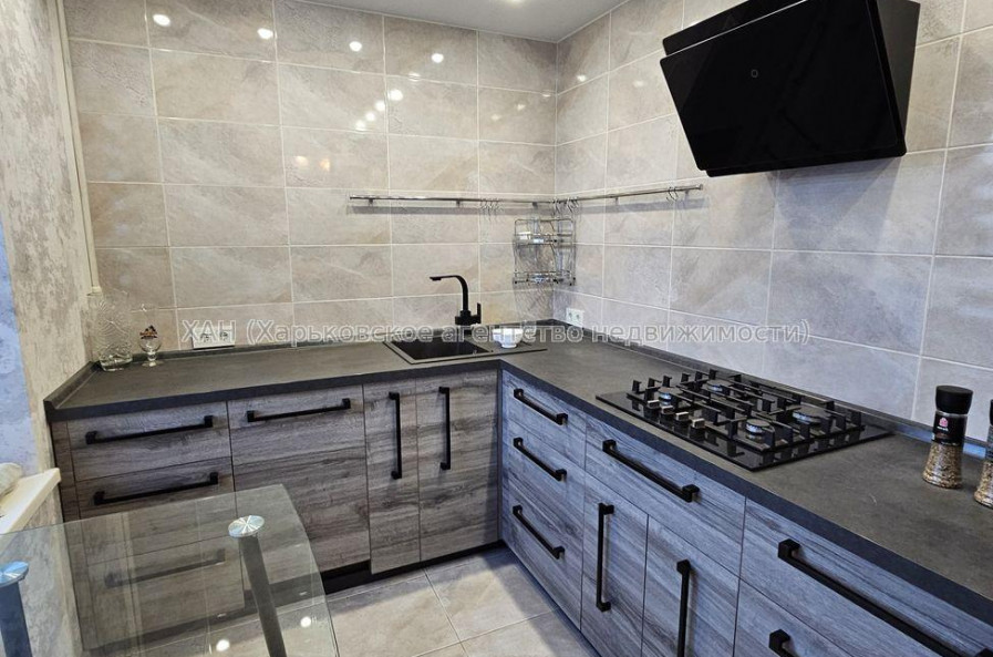 Продам квартиру, Гвардейцев Широнинцев ул. , 44 , 3  ком., 69 м², евроремонт 