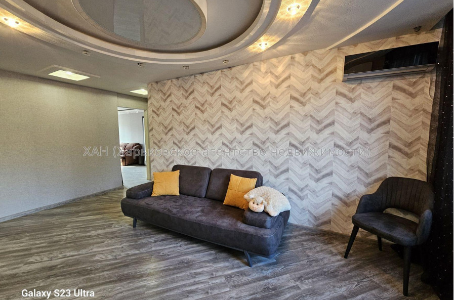 Продам квартиру, Гвардейцев Широнинцев ул. , 44 , 3  ком., 69 м², евроремонт 