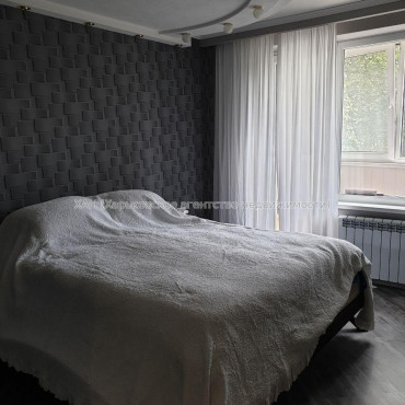 Продам квартиру, Гвардейцев Широнинцев ул. , 44 , 3  ком., 69 м², евроремонт 