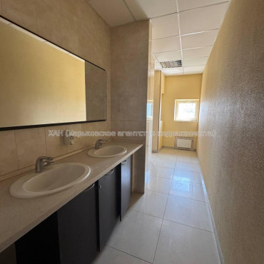 Здам нежитлову нерухомість, офис в офисном центре , 3 кім., 160 м², евроремонт 