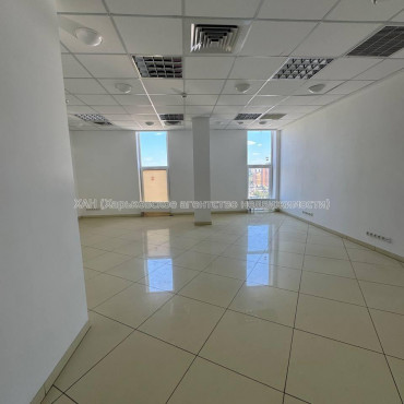 Здам нежитлову нерухомість, офис в офисном центре , 3 кім., 160 м², евроремонт 