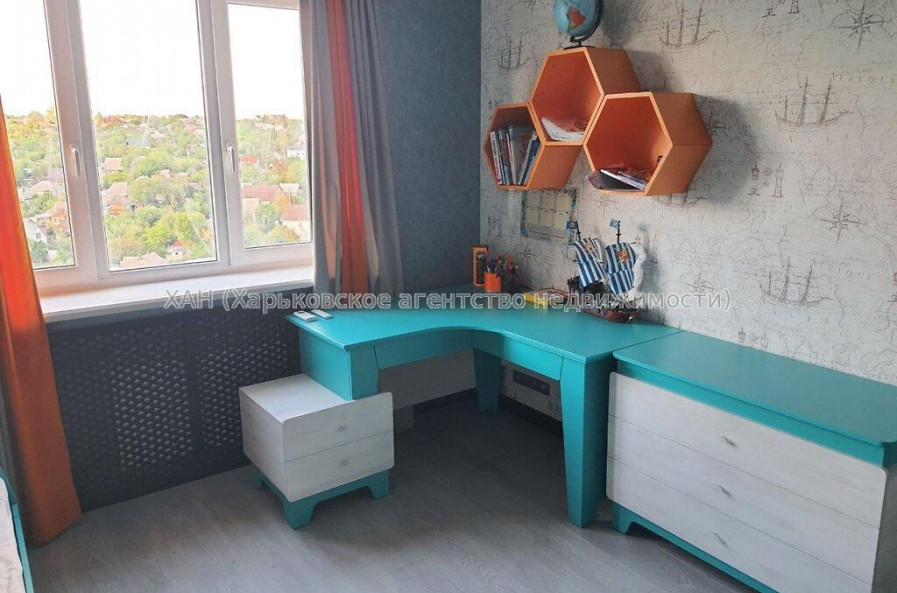 Продам квартиру, Саперная ул. , 4  ком., 83 м², авторский дизайн 