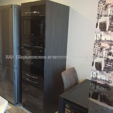 Продам квартиру, Саперная ул. , 4  ком., 83 м², авторский дизайн 