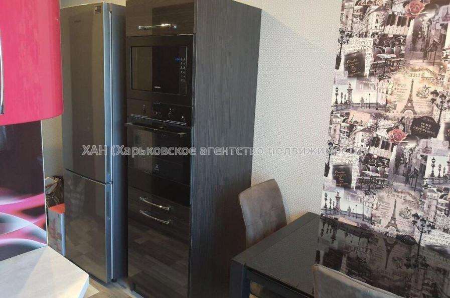 Продам квартиру, Саперная ул. , 4  ком., 83 м², авторский дизайн 