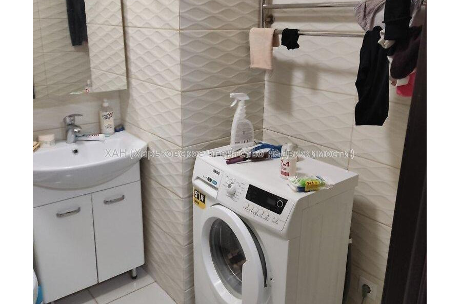 Продам квартиру, Победы просп. , 1 кім., 43.70 м², капитальный ремонт 