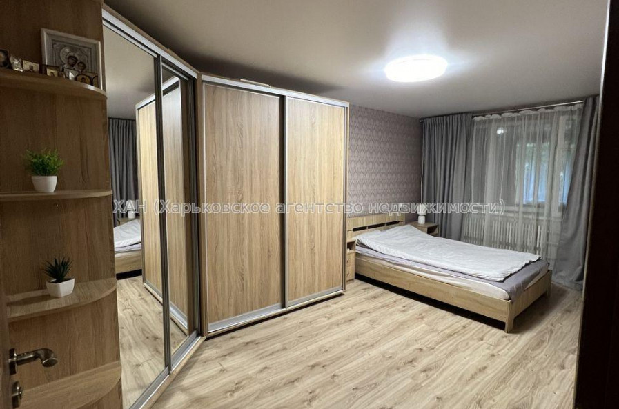 Продам квартиру, Бучмы ул. , 2 кім., 57 м², косметический ремонт 