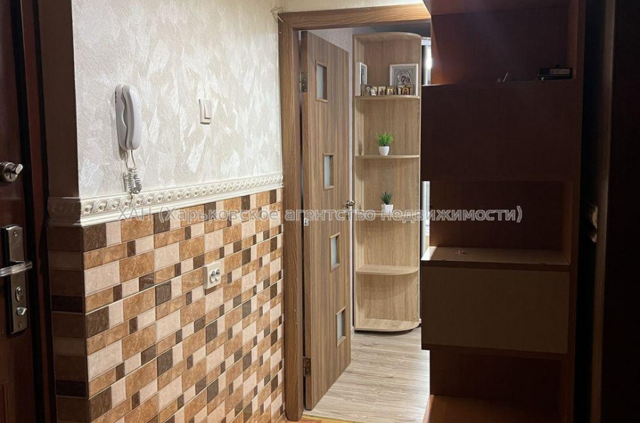 Продам квартиру, Бучмы ул. , 2 кім., 57 м², косметический ремонт 