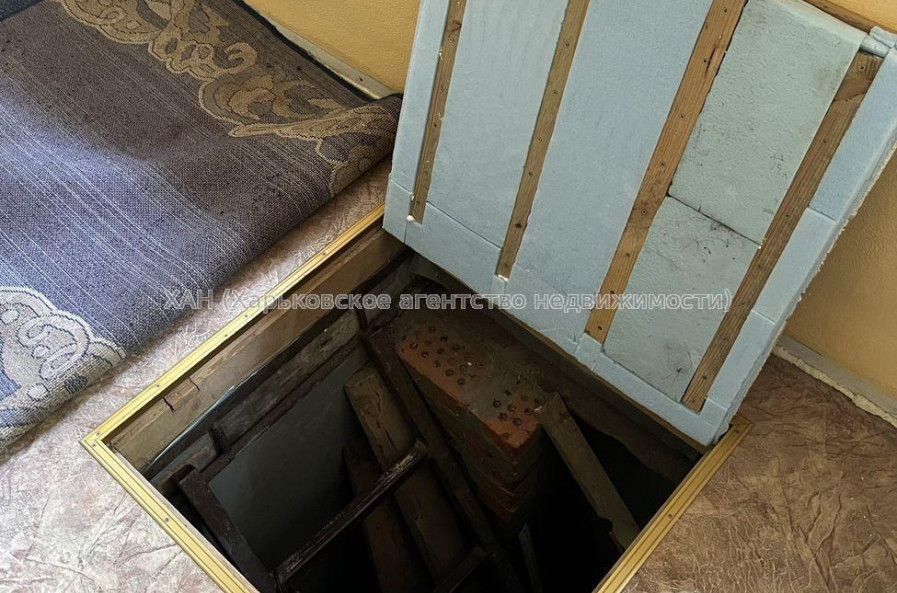 Продам квартиру, Бучмы ул. , 2 кім., 57 м², косметический ремонт 