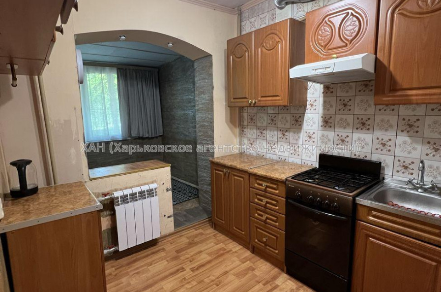Продам квартиру, Бучмы ул. , 2 кім., 57 м², косметический ремонт 