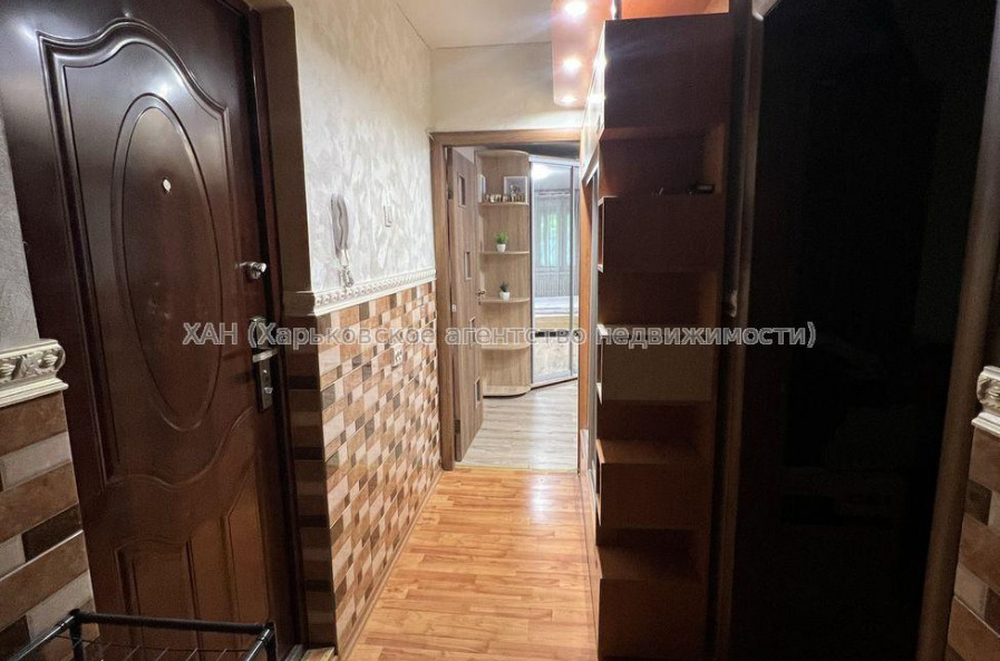 Продам квартиру, Бучмы ул. , 2 кім., 57 м², косметический ремонт 