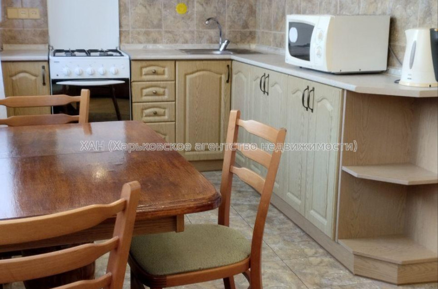 Продам квартиру, Клочковская ул. , 186Б , 2 кім., 71 м², капитальный ремонт 