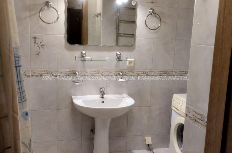 Продам квартиру, Клочковская ул. , 186Б , 2 кім., 71 м², капитальный ремонт 
