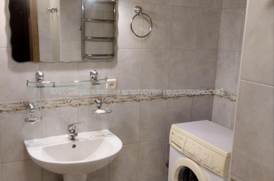 Продам квартиру, Клочковская ул. , 186Б , 2 кім., 71 м², капитальный ремонт 