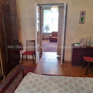 Продам квартиру, Евгения Котляра ул. , 8/10 , 3 кім., 67.40 м², советский ремонт 