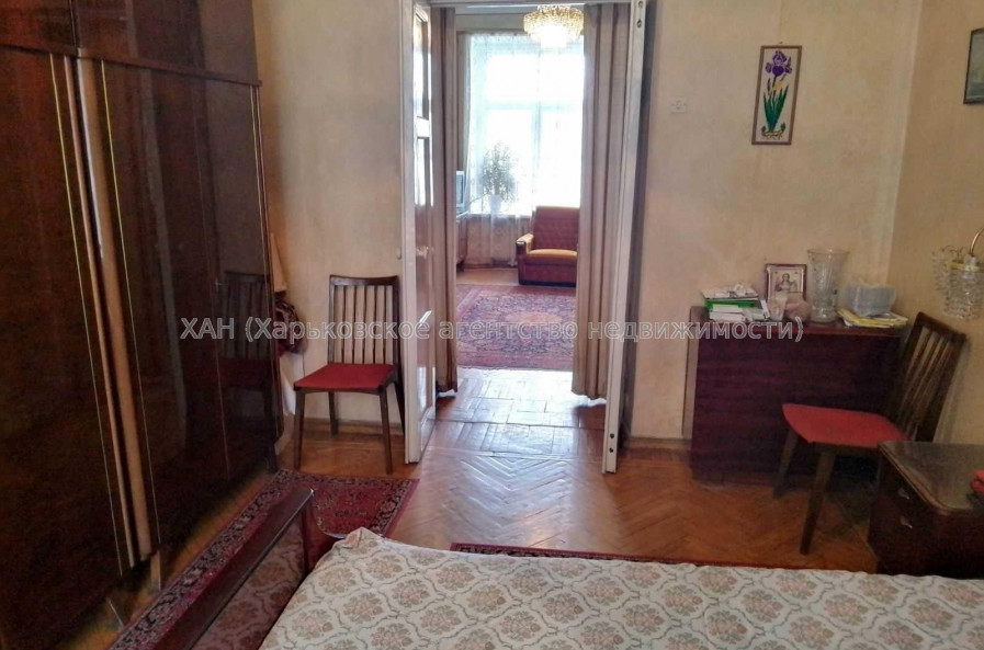 Продам квартиру, Евгения Котляра ул. , 3  ком., 67.40 м², советский ремонт 