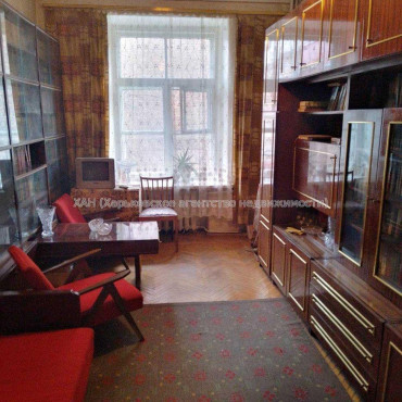 Продам квартиру, Евгения Котляра ул. , 8/10 , 3 кім., 67.40 м², советский ремонт 