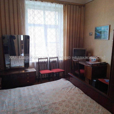 Продам квартиру, Евгения Котляра ул. , 8/10 , 3 кім., 67.40 м², советский ремонт 