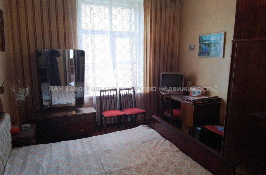 Продам квартиру, Евгения Котляра ул. , 3  ком., 67.40 м², советский ремонт 