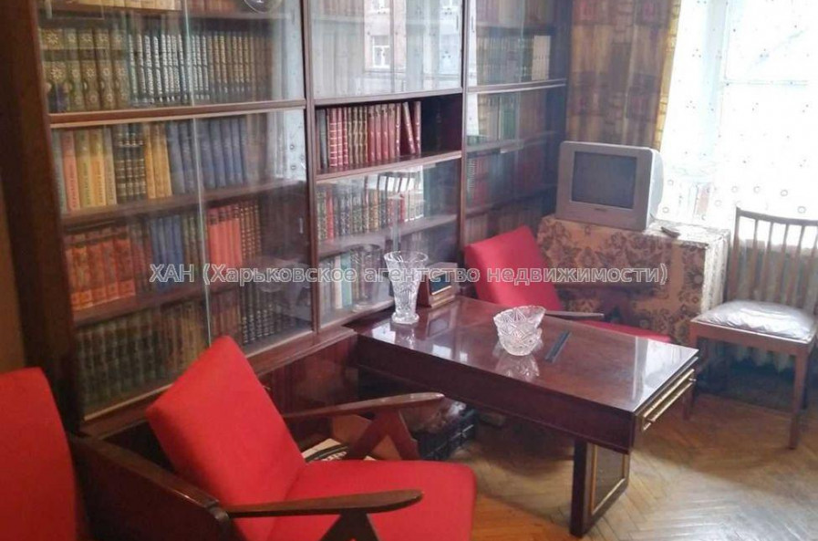 Продам квартиру, Евгения Котляра ул. , 3  ком., 67.40 м², советский ремонт 