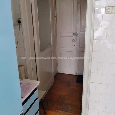 Продам квартиру, Евгения Котляра ул. , 8/10 , 3 кім., 67.40 м², советский ремонт 