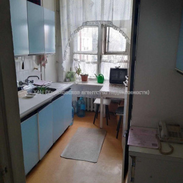 Продам квартиру, Евгения Котляра ул. , 8/10 , 3 кім., 67.40 м², советский ремонт 