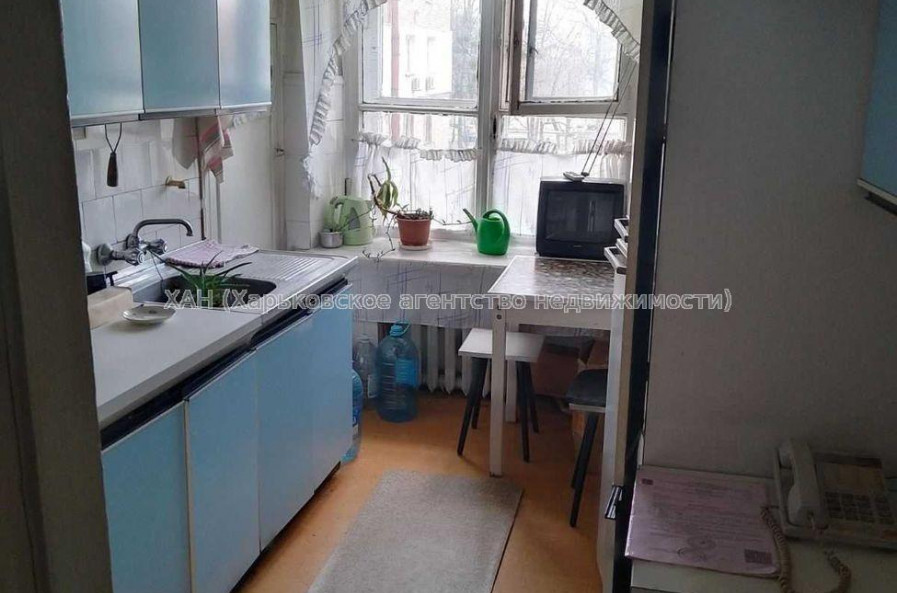 Продам квартиру, Евгения Котляра ул. , 3  ком., 67.40 м², советский ремонт 