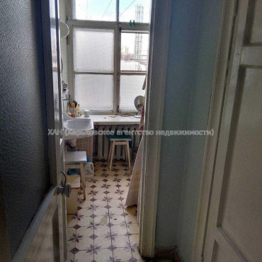 Продам квартиру, Евгения Котляра ул. , 8/10 , 3 кім., 67.40 м², советский ремонт 