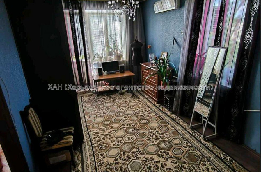 Продам квартиру, Генерала Момота ул. , 1 кім., 31 м², косметический ремонт 