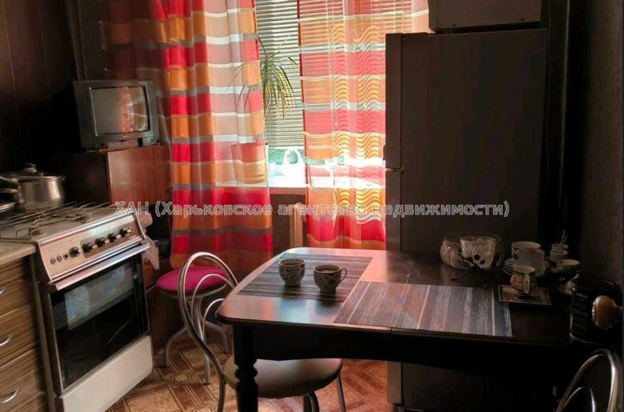 Продам квартиру, Генерала Момота ул. , 1 кім., 31 м², косметический ремонт 