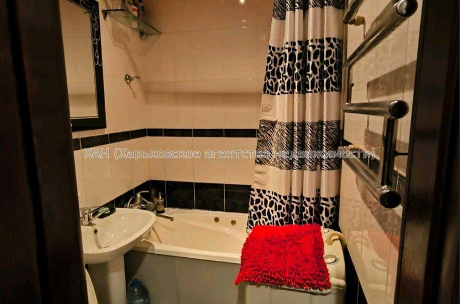 Продам квартиру, Генерала Момота ул. , 1 кім., 31 м², косметический ремонт 