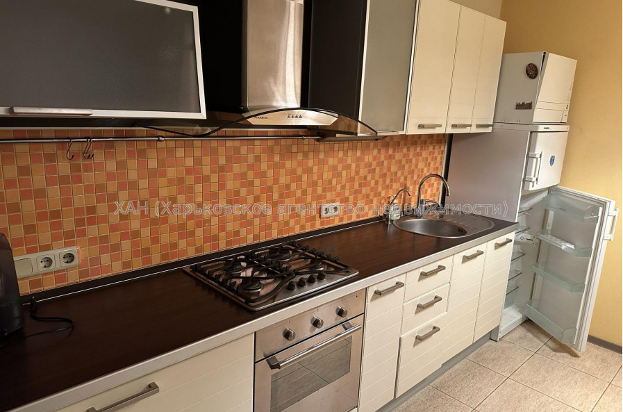 Продам квартиру, Старицкого ул. , 23А , 1 кім., 52 м², евроремонт 
