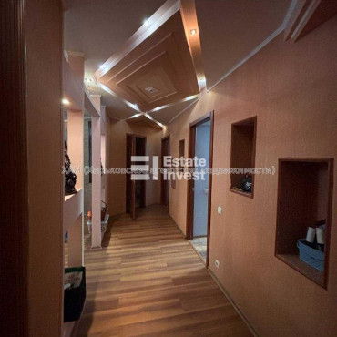 Продам квартиру, Гвардейцев Широнинцев ул. , 46 , 3  ком., 70 м², евроремонт 