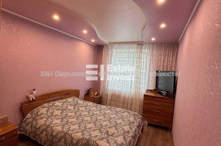 Продам квартиру, Гвардейцев Широнинцев ул. , 46 , 3 кім., 70 м², евроремонт 