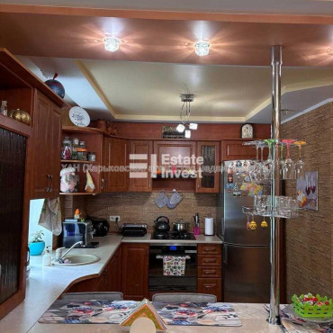 Продам квартиру, Гвардейцев Широнинцев ул. , 46 , 3  ком., 70 м², евроремонт 