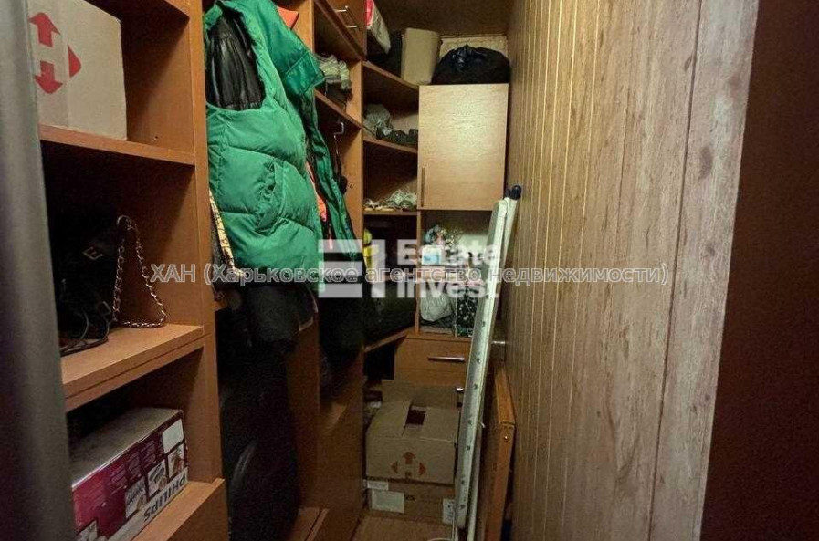 Продам квартиру, Гвардейцев Широнинцев ул. , 46 , 3 кім., 70 м², евроремонт 