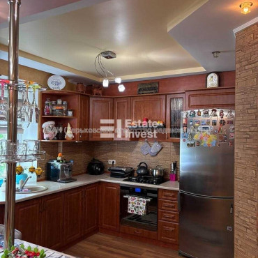 Продам квартиру, Гвардейцев Широнинцев ул. , 46 , 3  ком., 70 м², евроремонт 