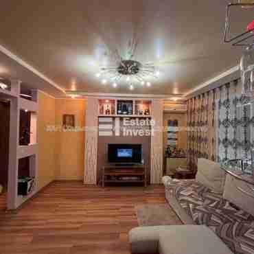 Продам квартиру, Гвардейцев Широнинцев ул. , 46 , 3 кім., 70 м², евроремонт 