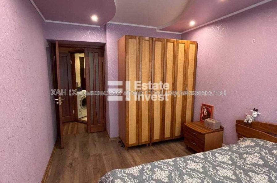 Продам квартиру, Гвардейцев Широнинцев ул. , 46 , 3 кім., 70 м², евроремонт 