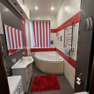 Продам квартиру, Дарвина ул. , 3  ком., 80 м², евроремонт 