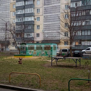 Продам квартиру, Ковтуна ул. , 1 кім., 40 м², косметический ремонт 