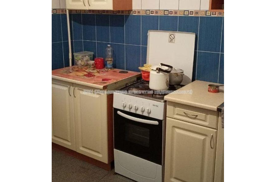 Продам квартиру, Ковтуна ул. , 1  ком., 40 м², советский ремонт 