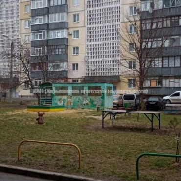 Продам квартиру, Ковтуна ул. , 1  ком., 40 м², советский ремонт 