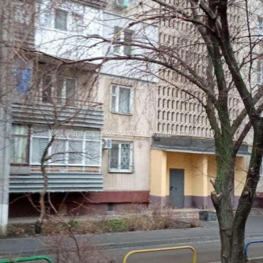 Продам квартиру, Ковтуна ул. , 1  ком., 40 м², советский ремонт 