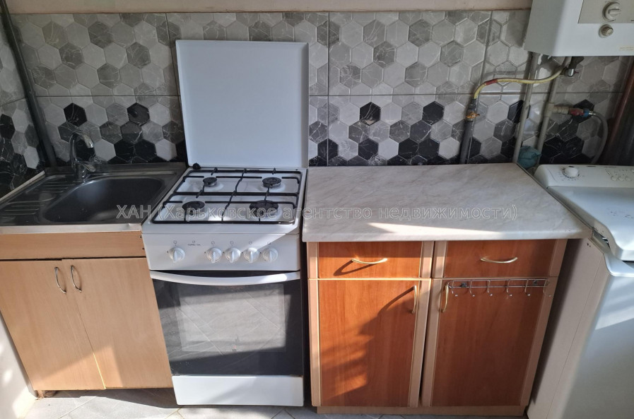 Продам квартиру, Большая Панасовская ул. , 224 , 1  ком., 32.80 м², капитальный ремонт 